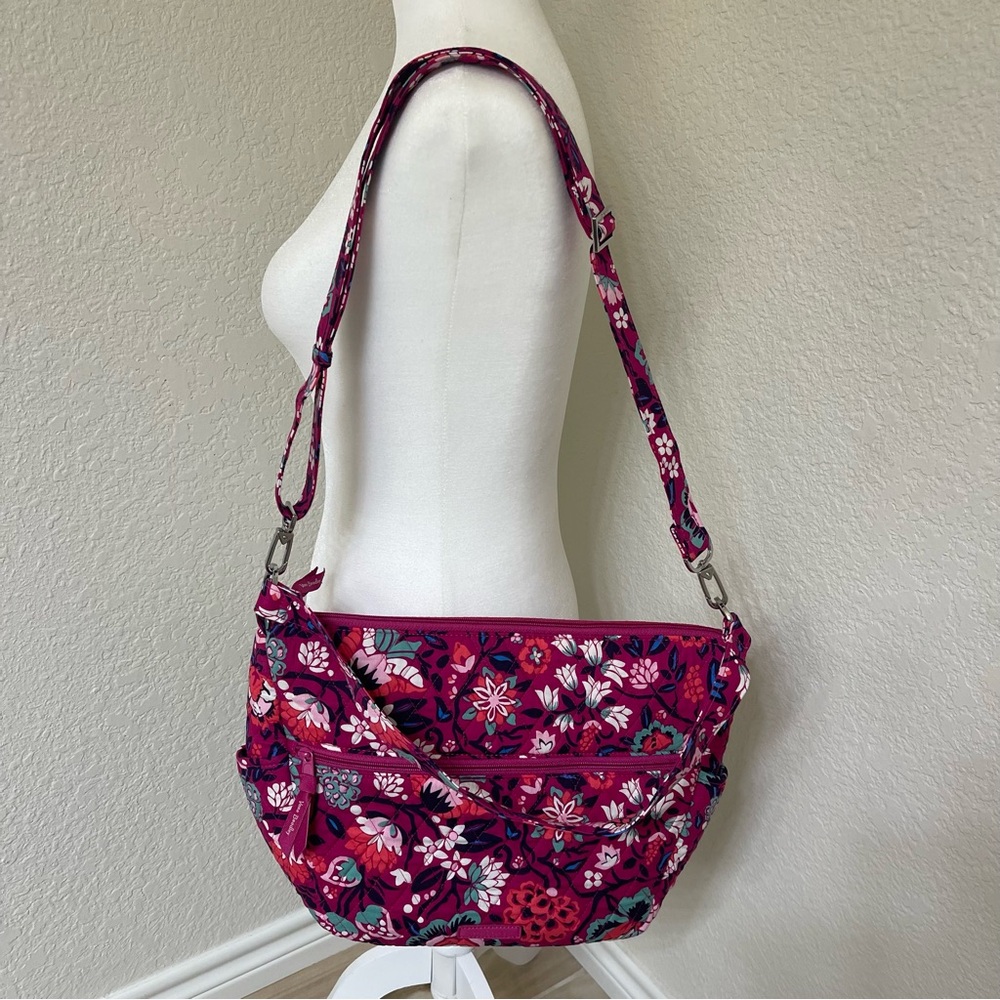 Vera Bradley Bag, like new! Great for summer.